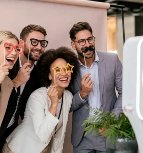 Animation photobooth et souvenirs personnalisés : la touche qui marque les esprits